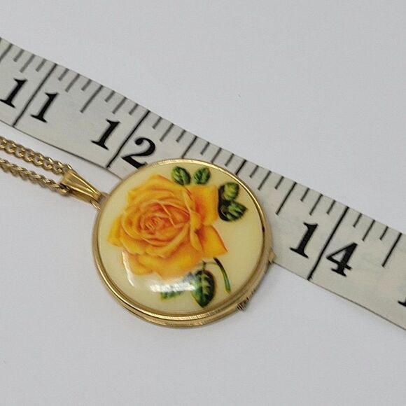 Vintage Guilloche Orange Rose Enameled‎ Pendant Locket Necklace Gold Tone 24" - Picture 3 of 13